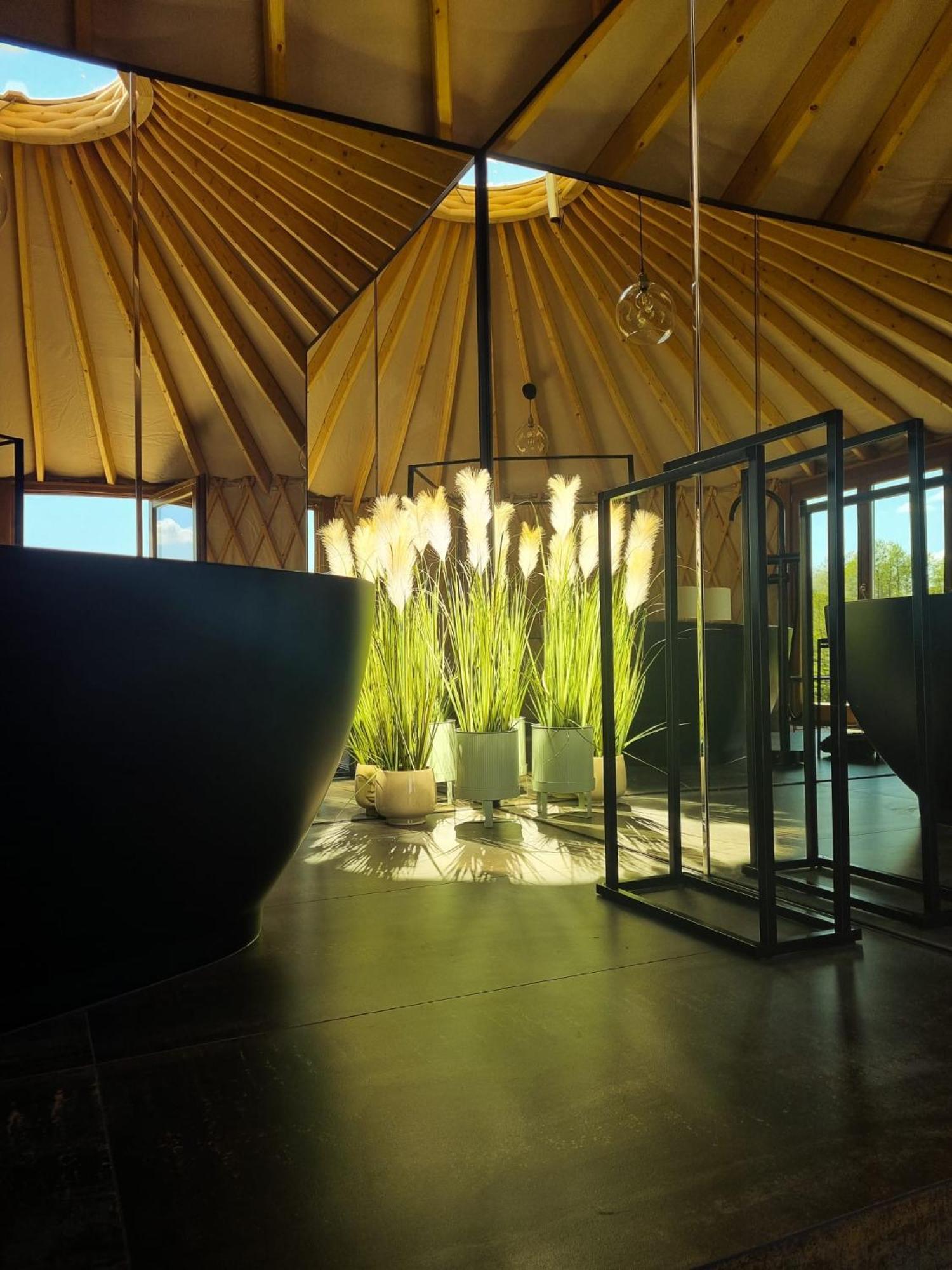 Jurty Glamping Hotel Gostynin Exterior photo